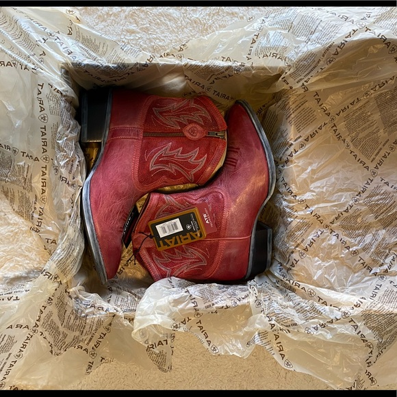 NWT Ariat Billie Cowboy Boots for Women, Leather - Picture 2 of 6